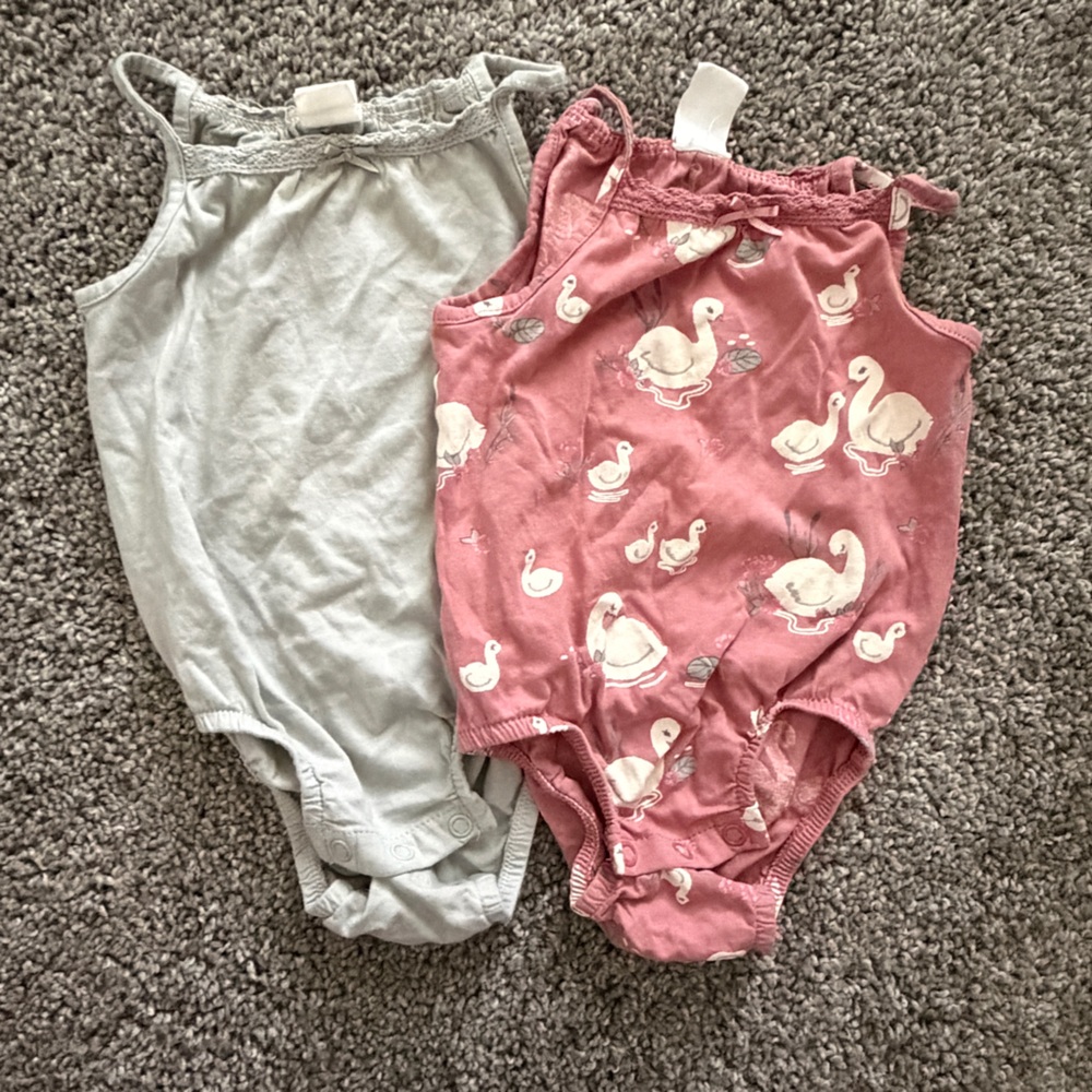 H&M Soft Pink Swan & Light Green Baby Onesie Set